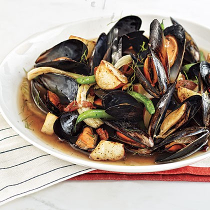 Mussels steamed with bacon, beer, and fennel