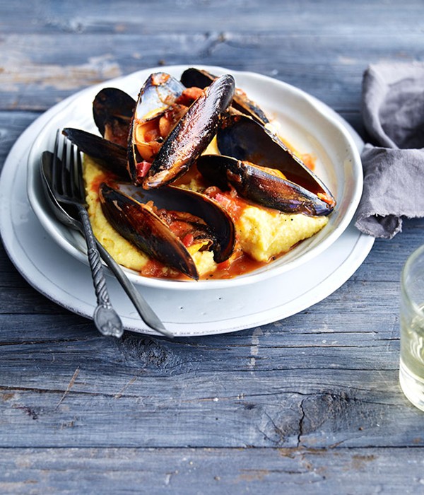 Mussels with buttered polenta