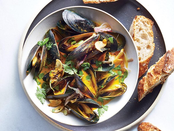 Mussels with buttery turmeric broth