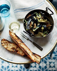 Mussels with caramelized fennel and leeks