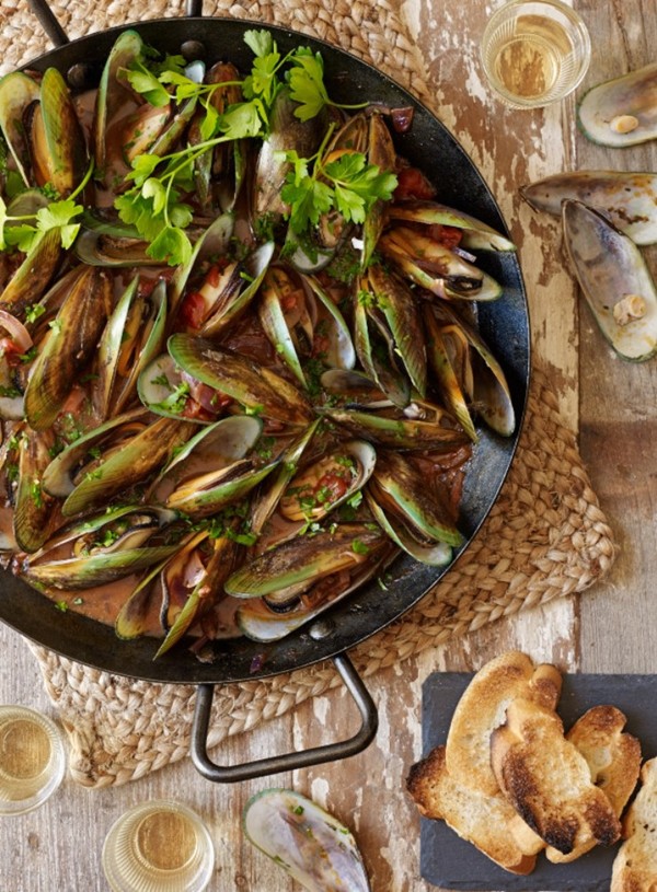 Mussels with cider and tarragon