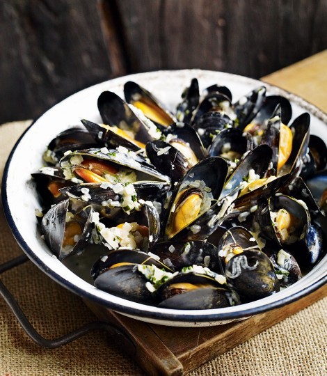 Mussels with cider, tarragon and crème fraîche 