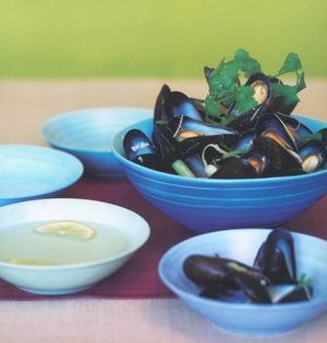 Mussels with ginger and spring onions