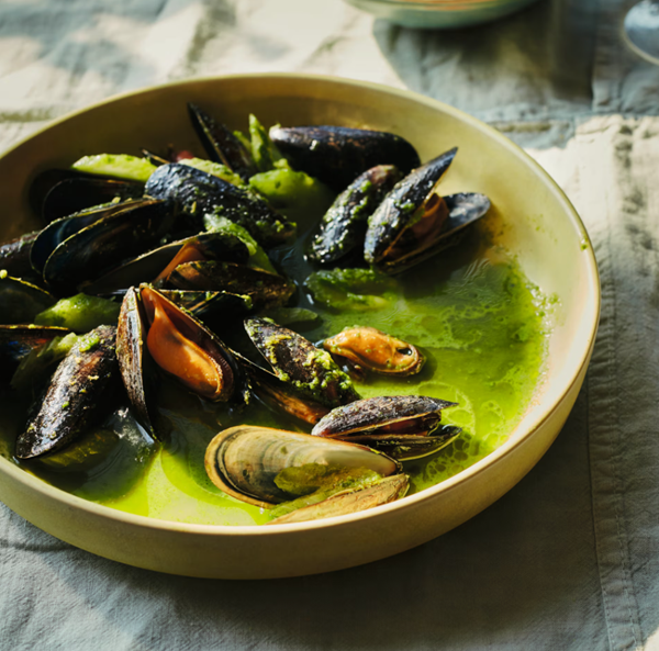 Mussels with herb pesto