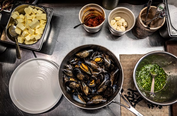 Mussels with 'nduja and gremolata
