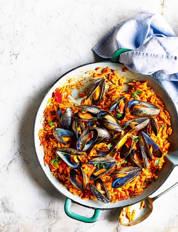 Mussels with orzo and 'nduja