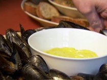 Mussels with saffron mayonnaise