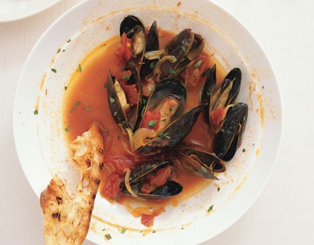 Mussels with sherry, saffron, and paprika