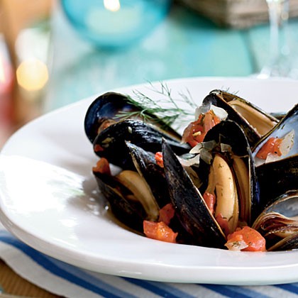 Mussels with tomato and dill