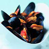 Musssels with saffron and tomato