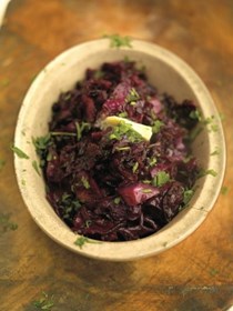 Must-try red cabbage braised with apple, bacon and balsamic vinegar