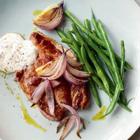 Mustard pork with red onions and tarragon cream
