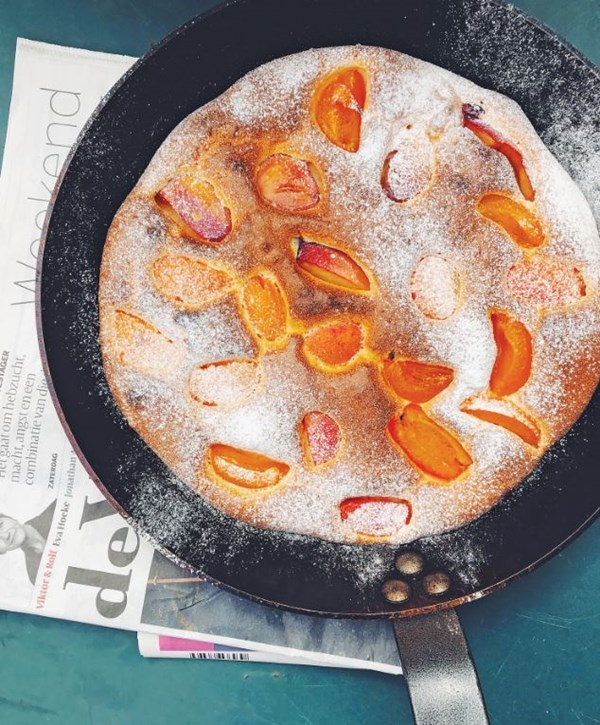 My kinda Dutch baby with stone fruit