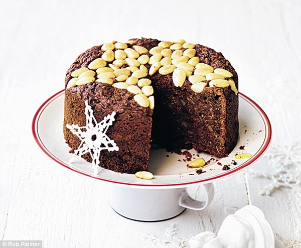 My totally messed-with Christmas cake