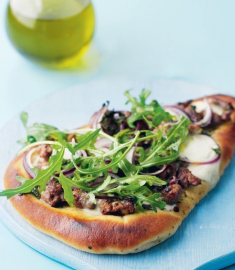 Naan bread pizzas