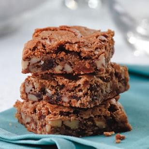 Nana's Creole pecan cake bars