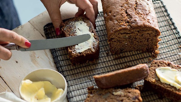 Nana's date nut loaf
