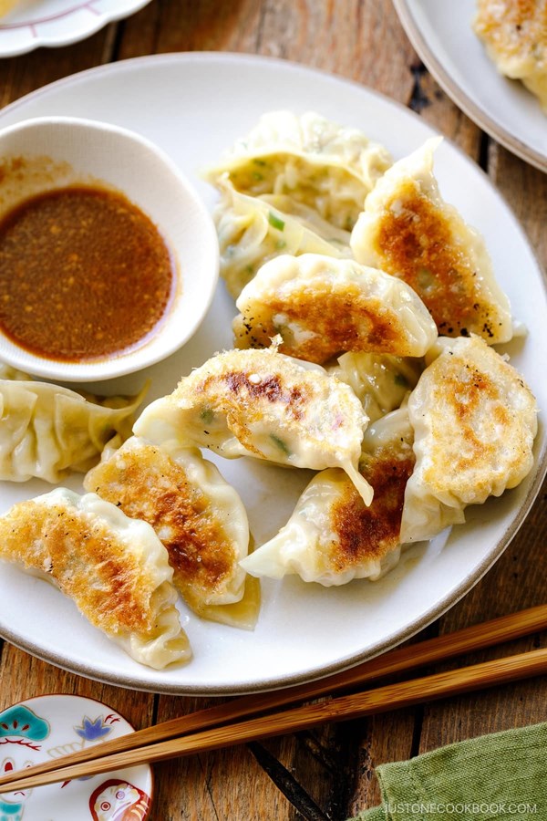 Napa cabbage gyoza (白菜の餃子)