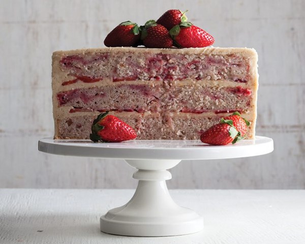 Natural strawberry cake with browned butter frosting