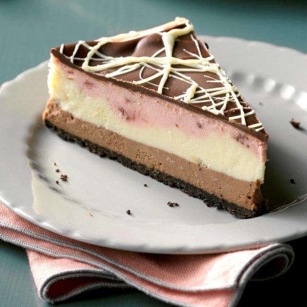 Neapolitan cheesecake