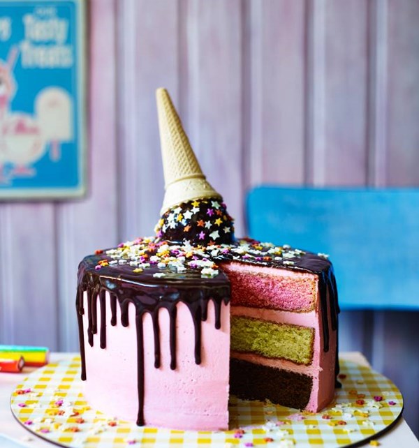 Neapolitan 'ice-cream' cake