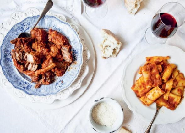 Neapolitan ragù (Ragù alla Napoletana)