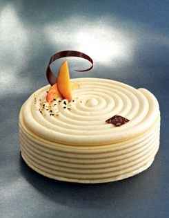 Nectarine & sesame gâteau