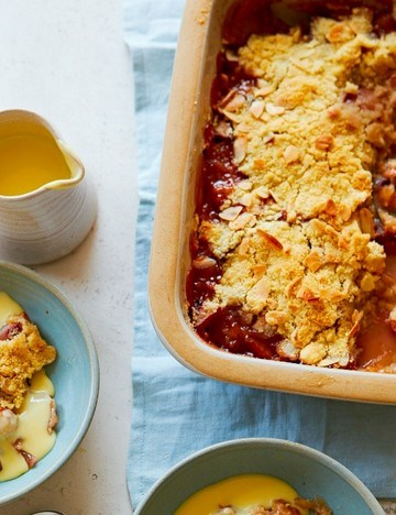 Nectarine almond crumble