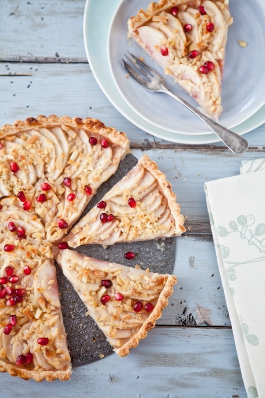 Nectarine and pomegranate tarte
