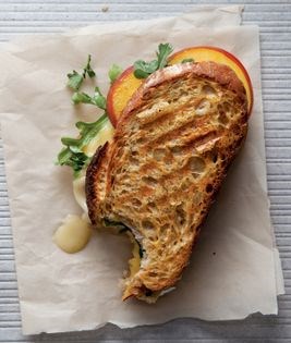 Nectarine, arugula & Brie