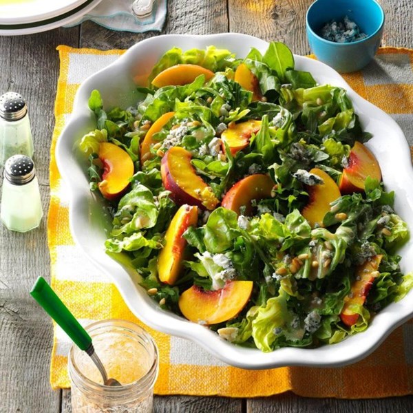 Nectarine arugula salad