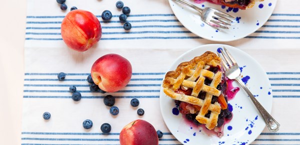 Nectarine blueberry pie
