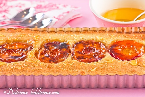 Nectarine tart with orange syrup