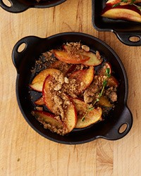 Nectarine-thyme crumble