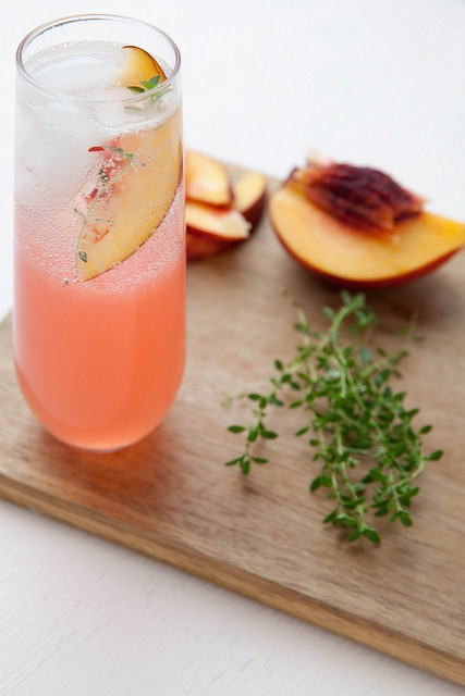 Nectarine thyme gin fizz 