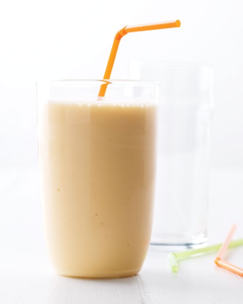 Nectarine-yogurt smoothie