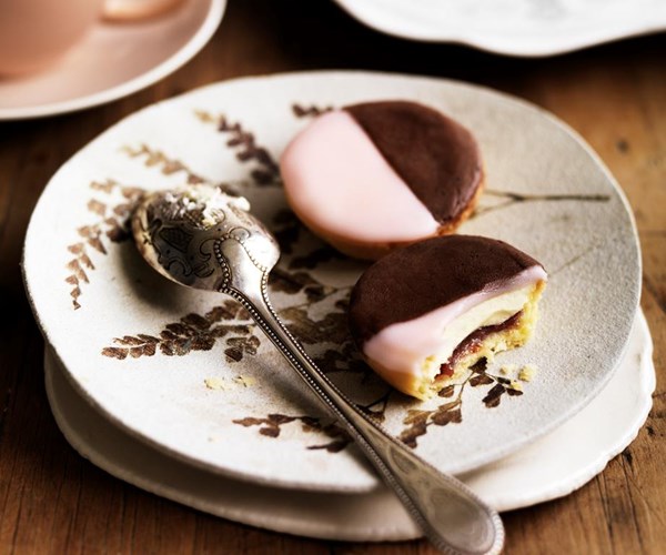 Neenish biscuits