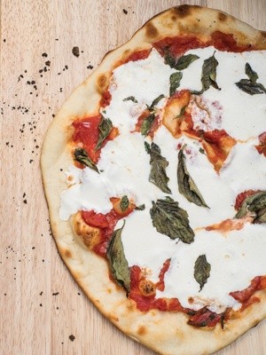 Neopolitan Margherita pizza