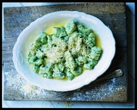 Nettle gnocchi with Dolcelatte sauce (Gnocchi di ortica con salsa al Dolcelatte)