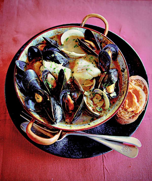 New England bouillabaisse for one
