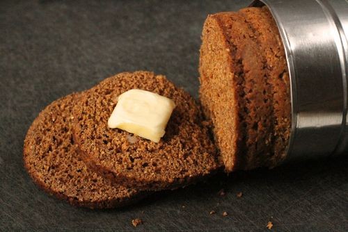 New England brown bread