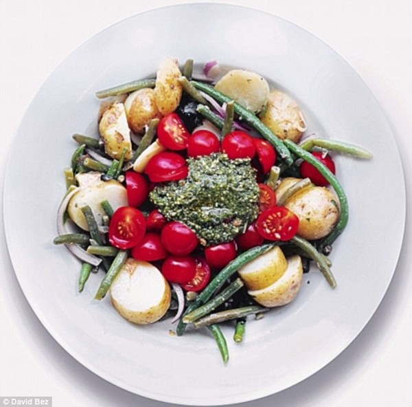 New potatoes, green beans and black olives