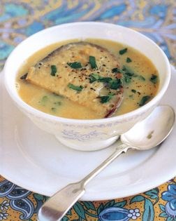 New season garlic soup with Poilâne toast (Soupe à l'ail et pain Poilâne)