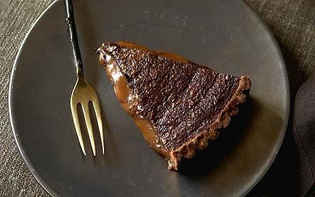 New Year's Eve dinner: chocolate and salted caramel tart