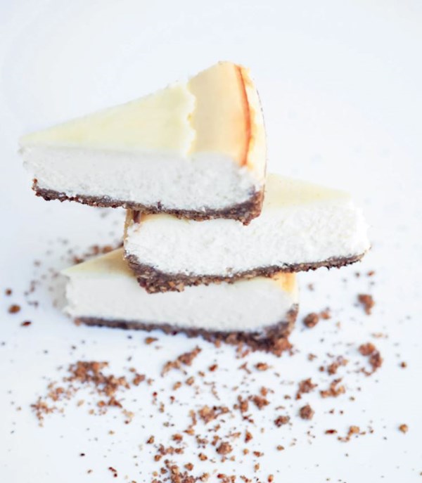 New York-style cheesecake with amaretti crust