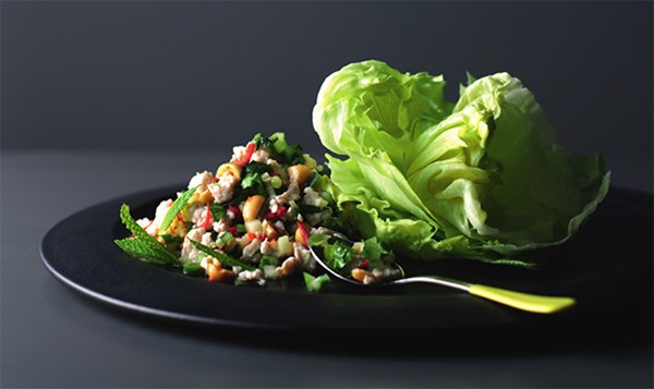 Nice and spicy Thai chicken salad (Larb gai)