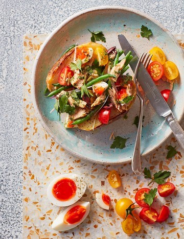 Niçoise jacket potato