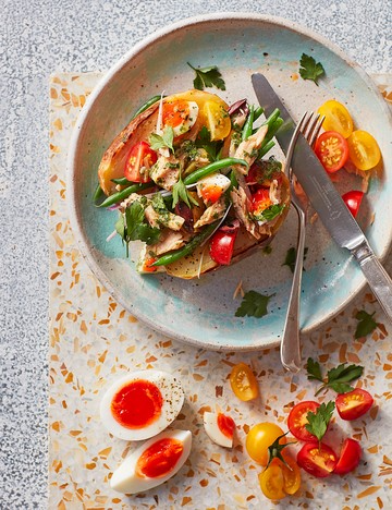 Niçoise jacket potato