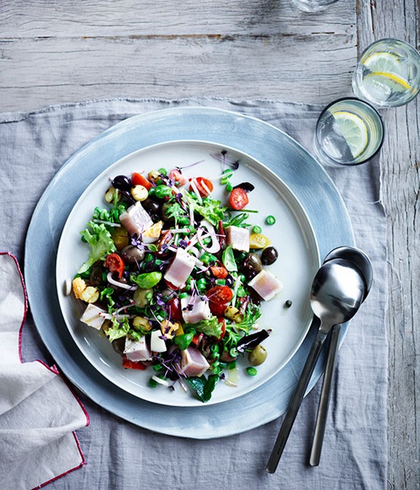 Niçoise salad with albacore  tuna