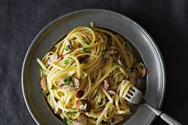 Linguine with lemon